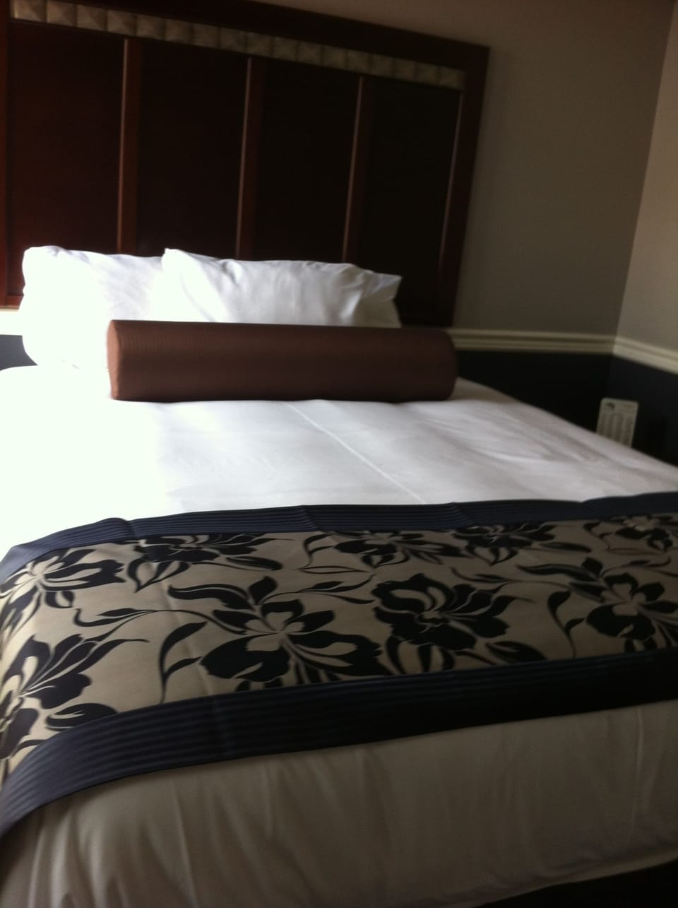 Premium bedding, iron/ironing board, free WiFi