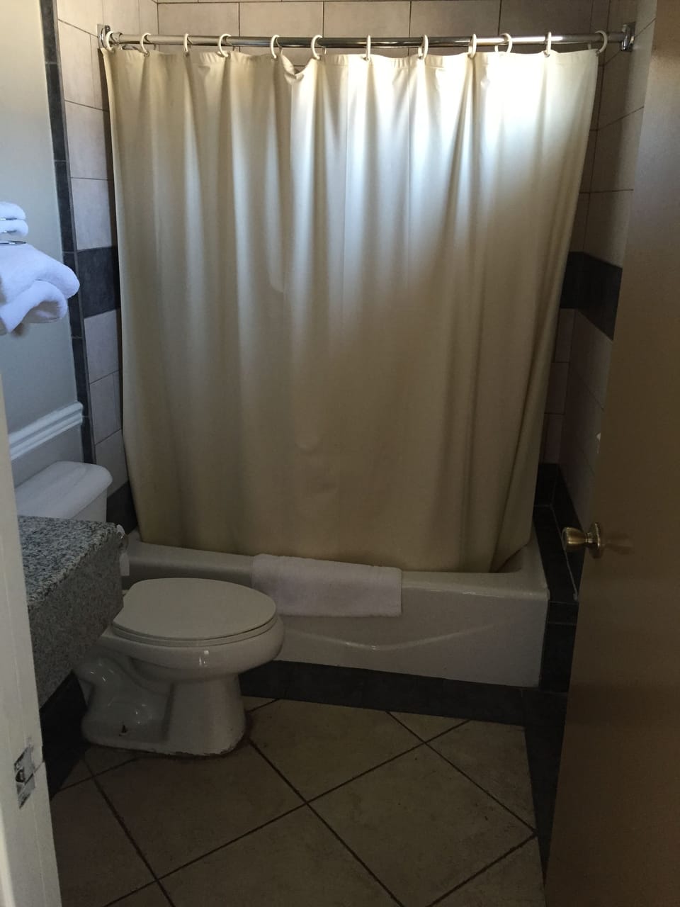 Combined shower/tub, deep soaking tub, hair dryer, towels