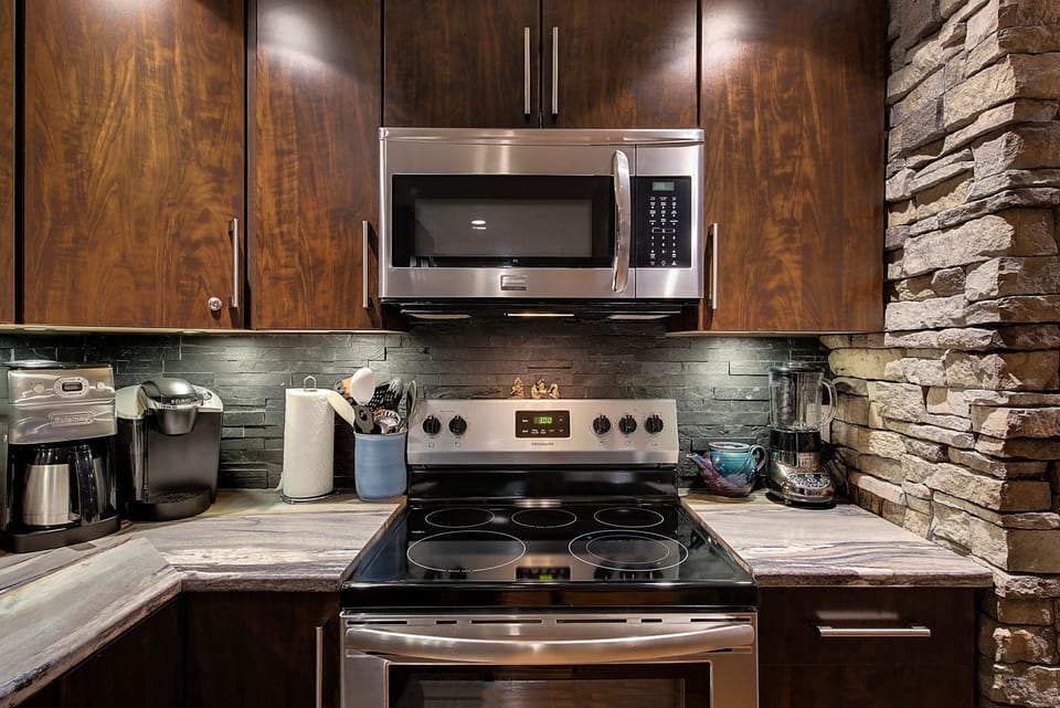 New oven, microwave, Blender, toaster etc... whatever you need just ask we have 