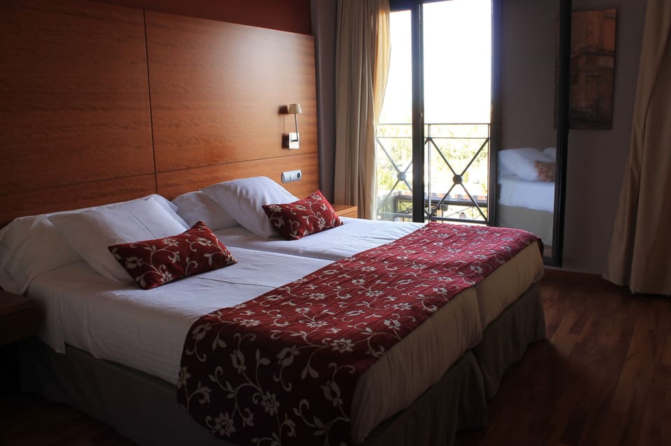 In-room safe, desk, blackout drapes, soundproofing