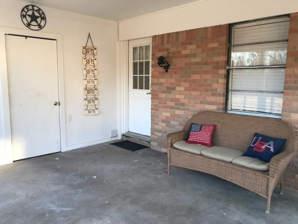 Back patio overlooks the Old Spanish bluff Road.