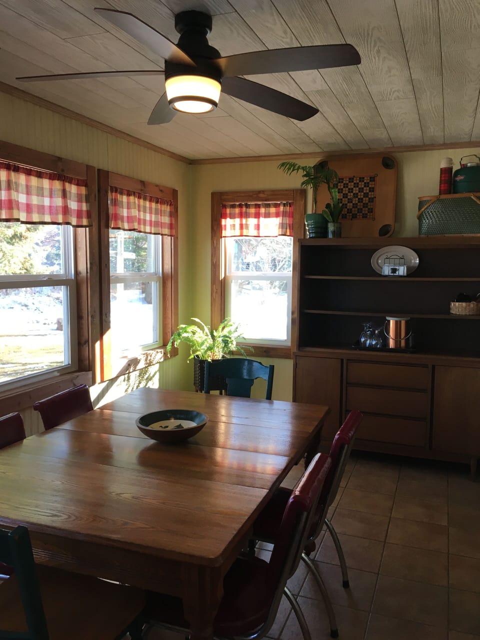 Dining room/ seats 6 people.  Faces east just 30' from Lake Wissota.