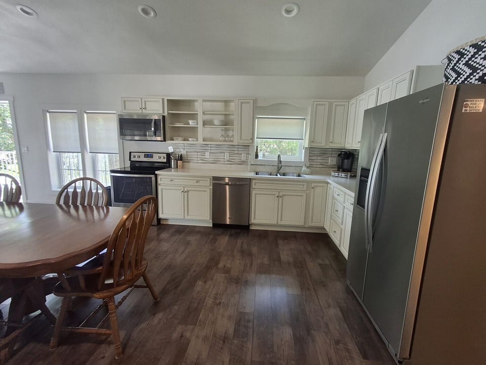 Kitchen/Dining area
