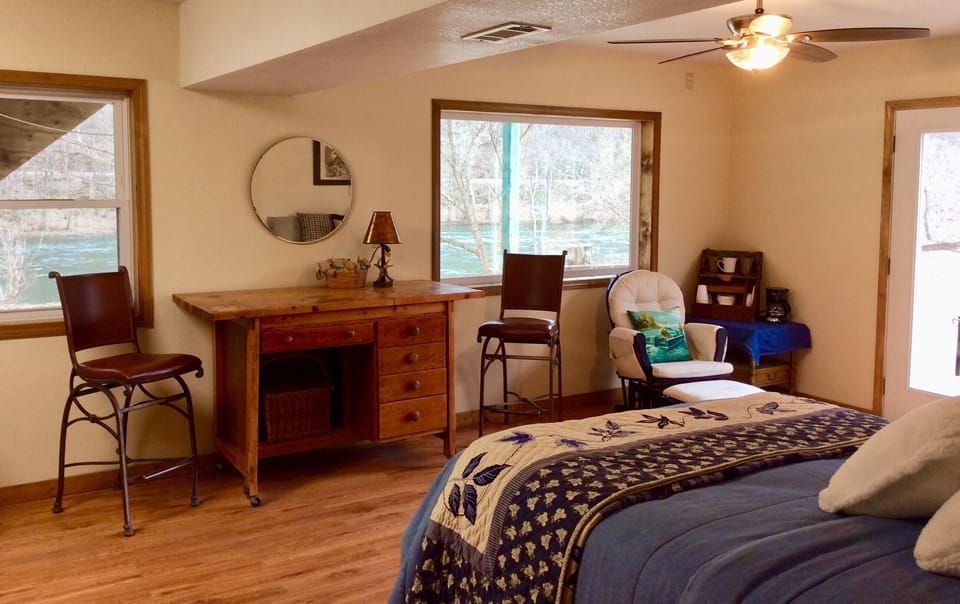 This is on first floor of the bunkhouse, frenchdoors to the right, great views.