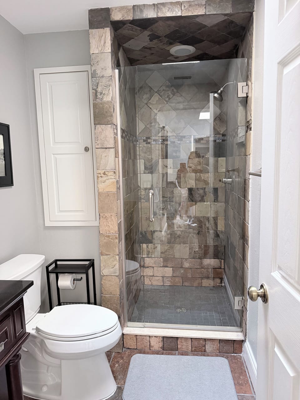 Hall bath shower