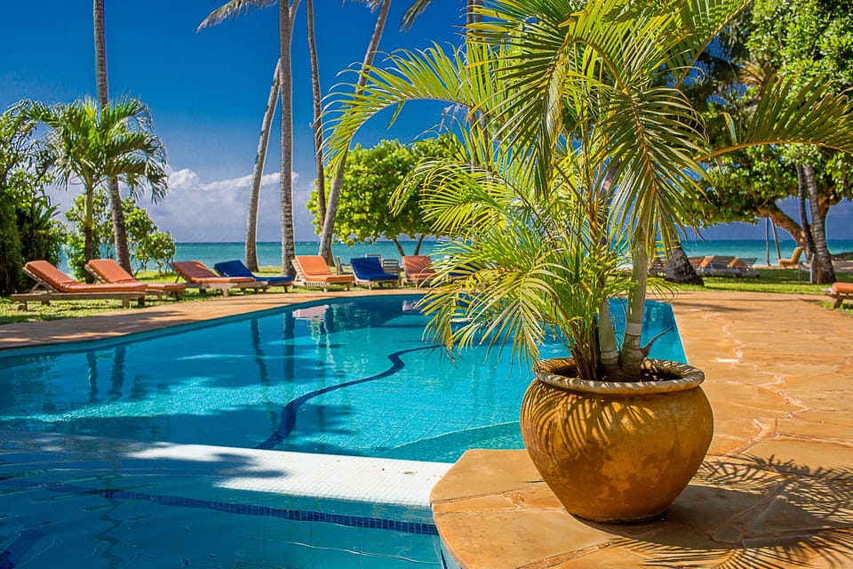 Monkey Beach House-
Shared pool