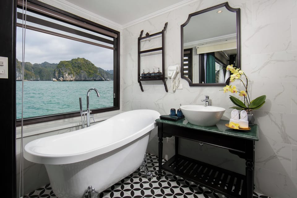 Combined shower/tub, free toiletries, hair dryer, bathrobes