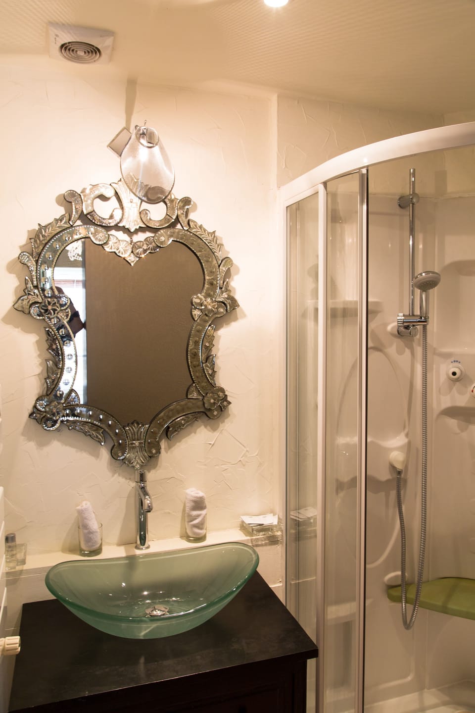 Double Room ( La Tour - separate toilet room) | Bathroom | Shower, free toiletries, hair dryer, towels