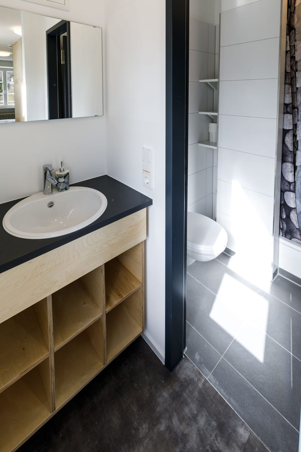 Bed sheets, wheelchair access