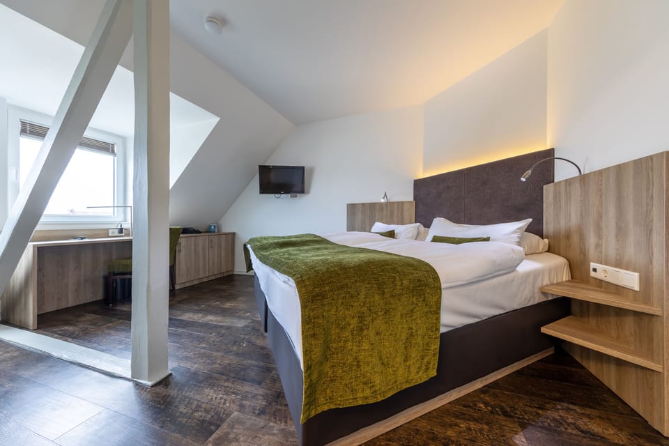 Comfort Double Room | Premium bedding, pillowtop beds, in-room safe, desk