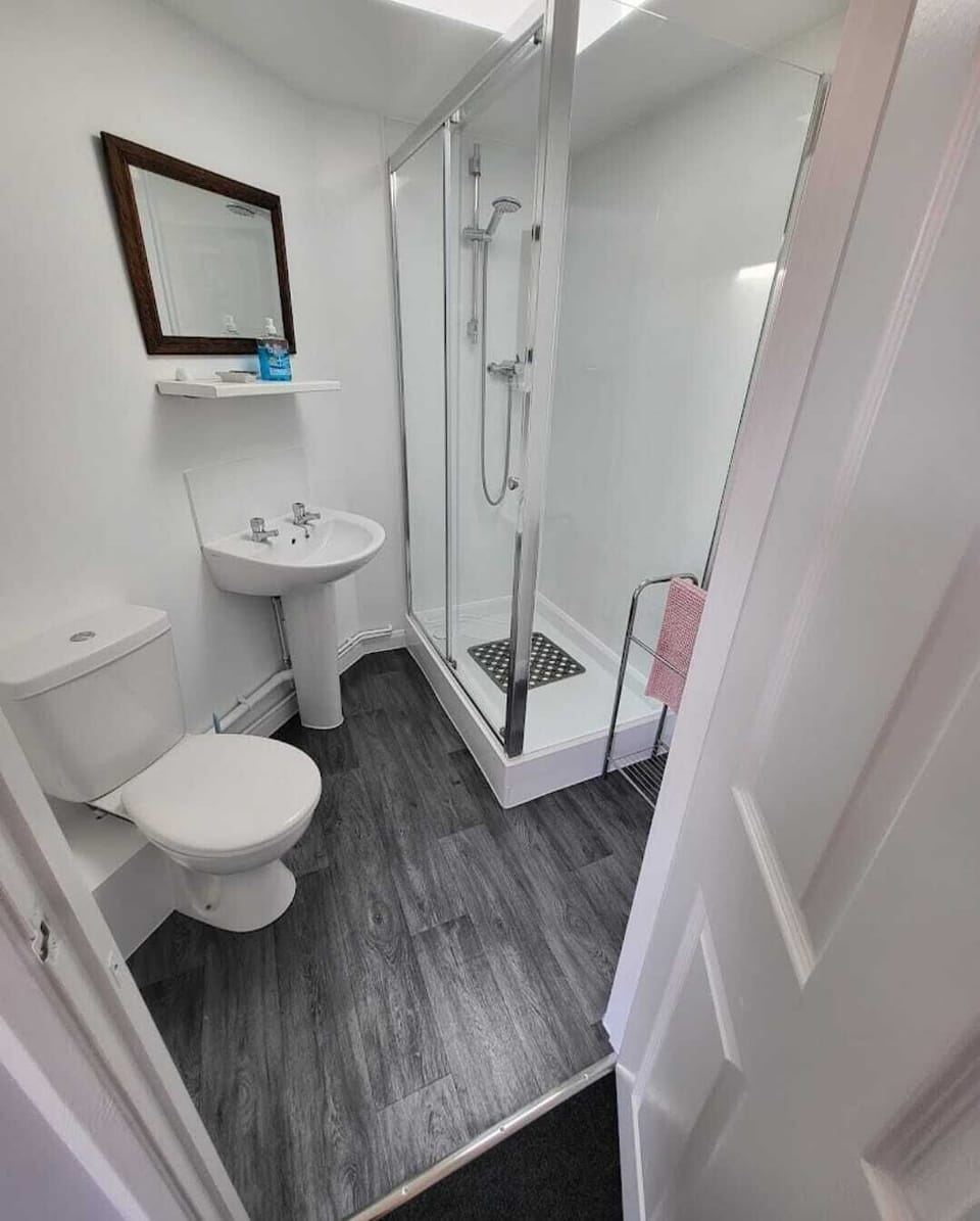 Single Room, Ensuite (Double Bed) | Bathroom