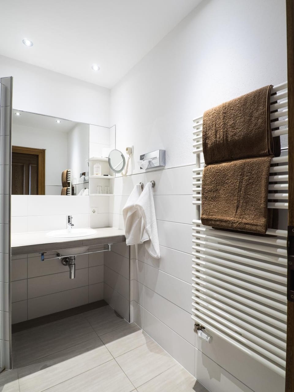 Deep soaking tub, free toiletries, hair dryer, bathrobes