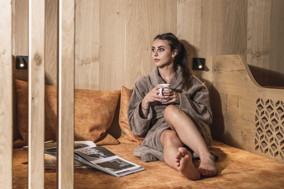 Sauna, hot tub, steam room