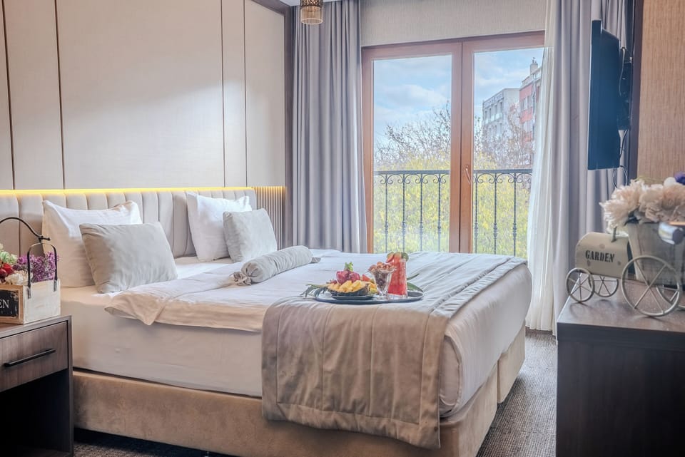 Double Room Single Use | Minibar, desk, soundproofing, free WiFi