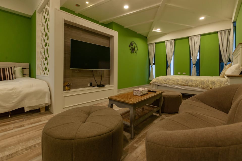 Quadruple Room A | Desk, free WiFi, bed sheets
