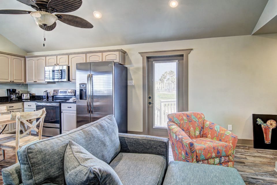 Living area - Cozy and cute open-plan living zone