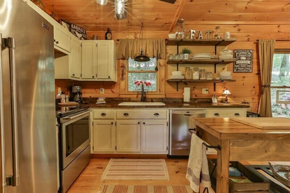 Kitchen with room to move around