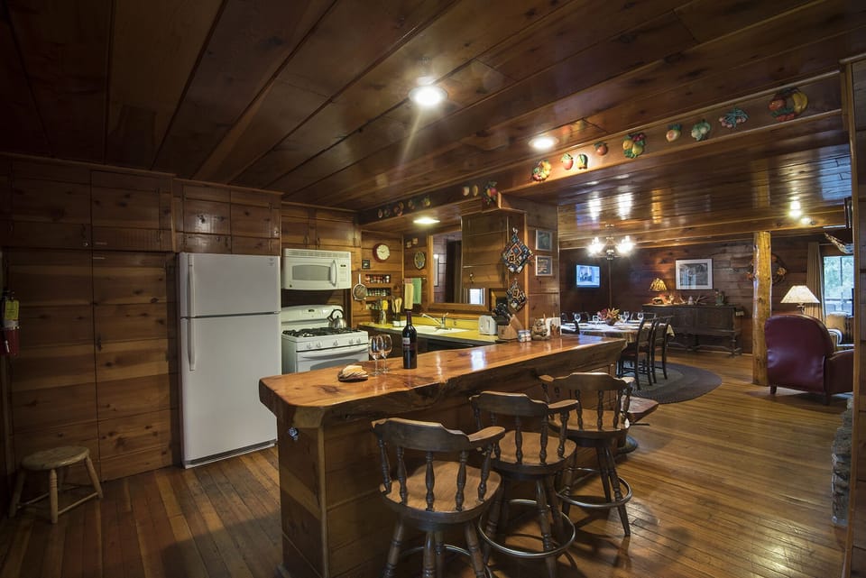 Another view of kitchen