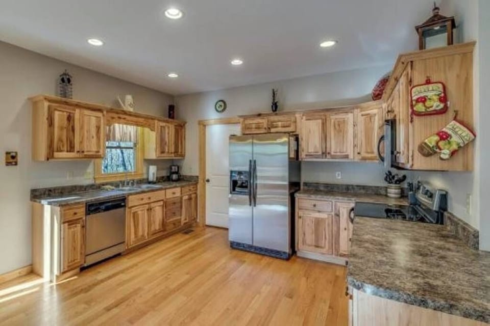 Another view of the kitchen