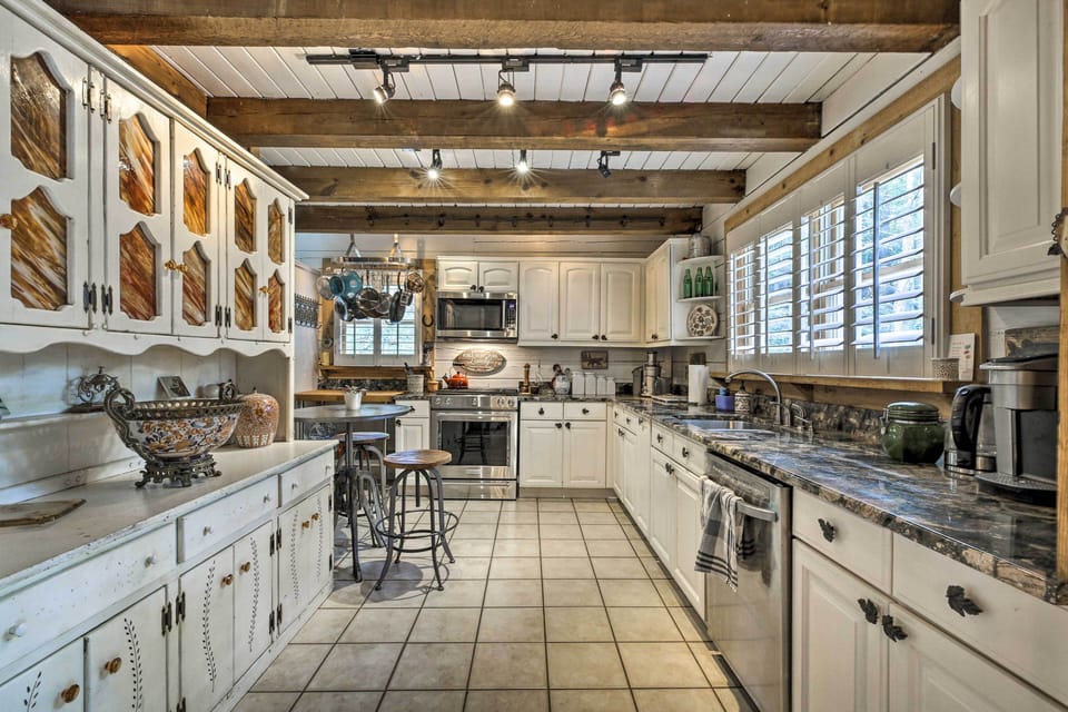 Kitchen | Fully Equipped