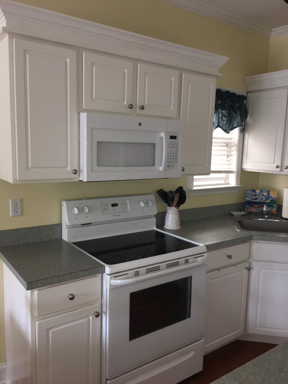 new stove and microwave