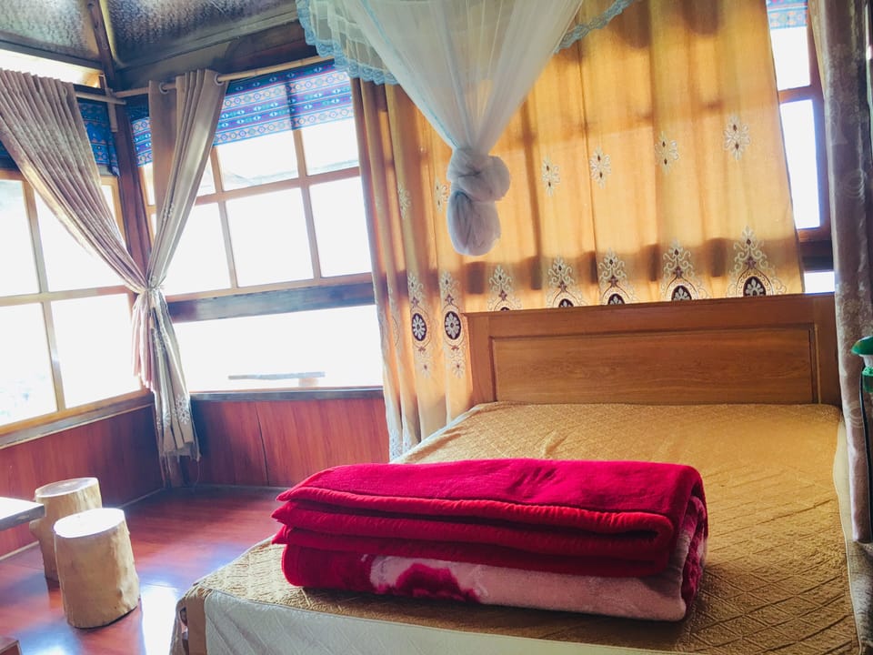Down comforters, blackout drapes, free WiFi, bed sheets