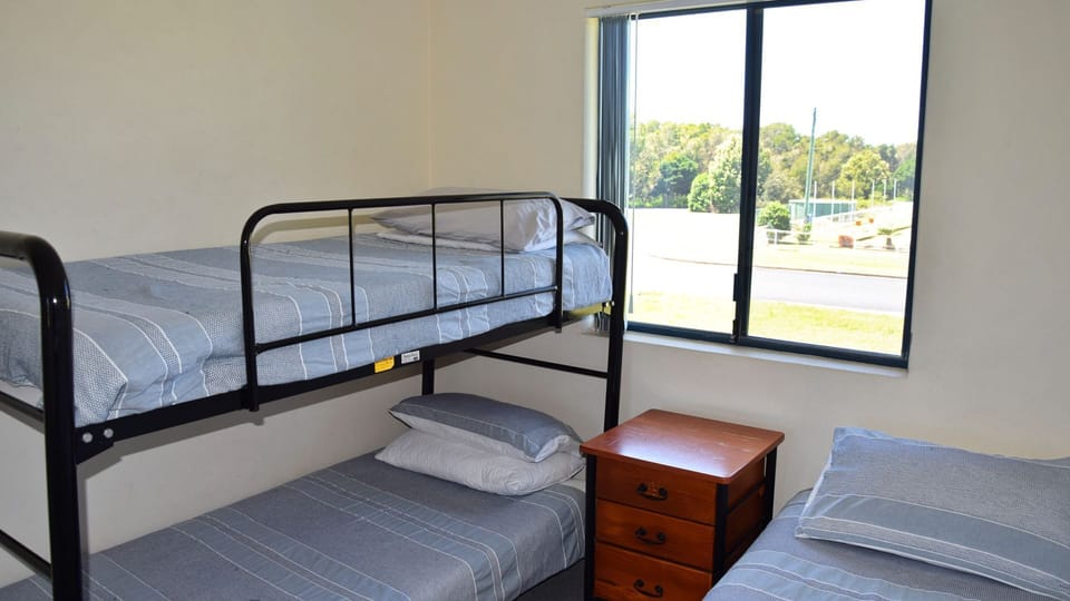 Second bedroom.