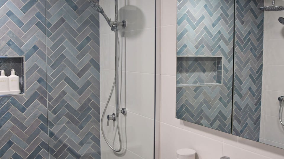 Ensuite bathroom.