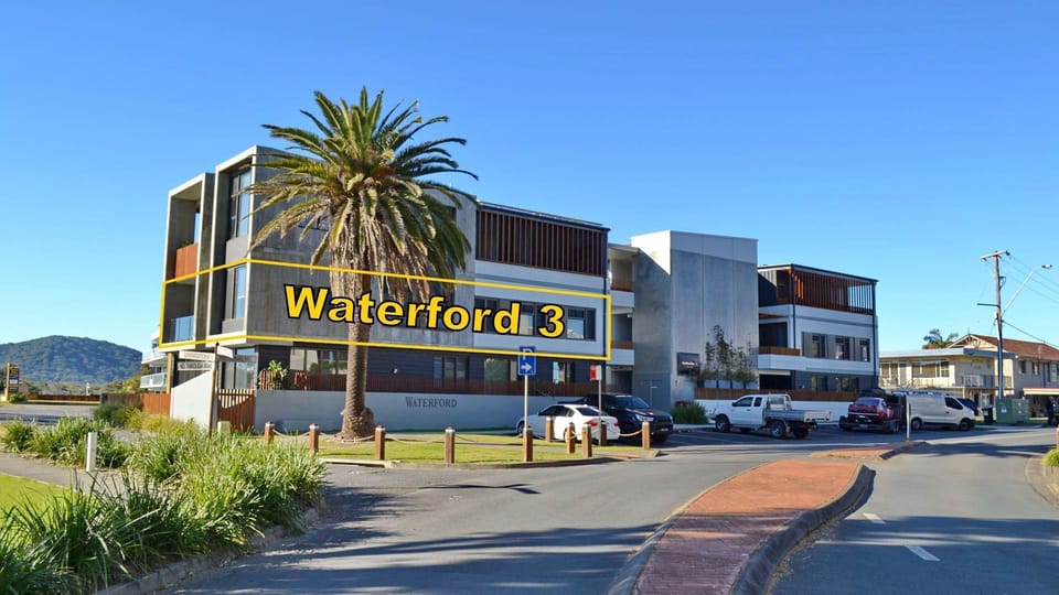 External view showing where apartment 3 is in complex.