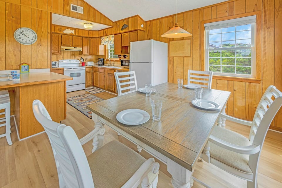 Surf or Sound Realty - 99 - Serenity - Dining Area -2