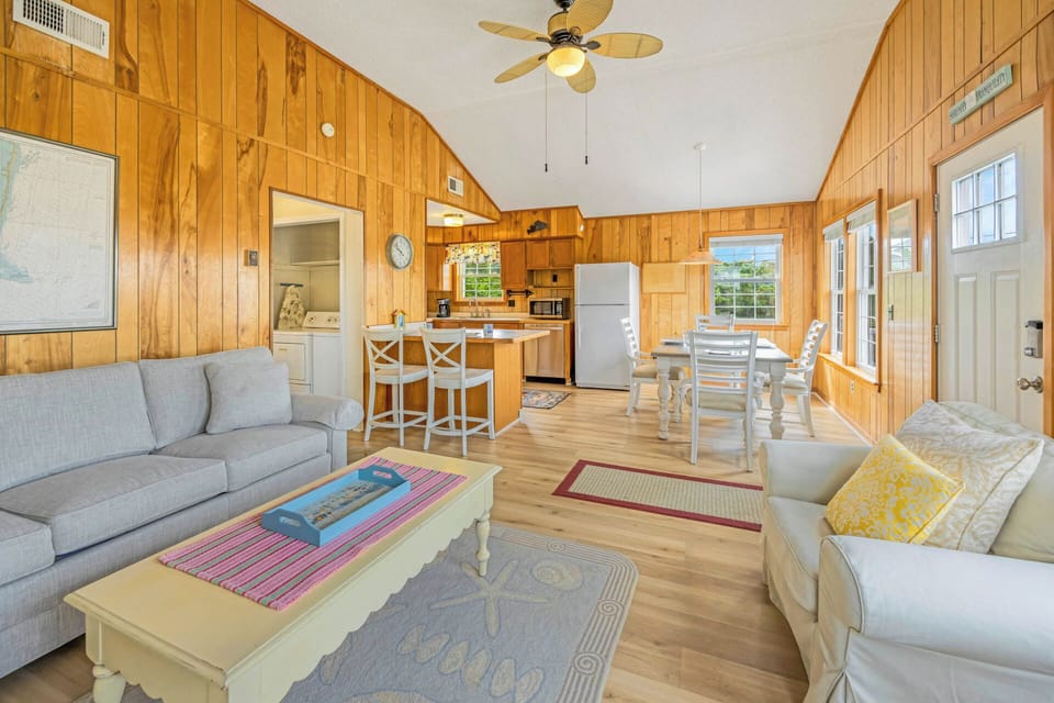 Surf or Sound Realty - 99 - Serenity - Great Room -4
