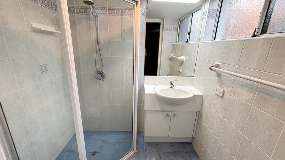 Master ensuite. 