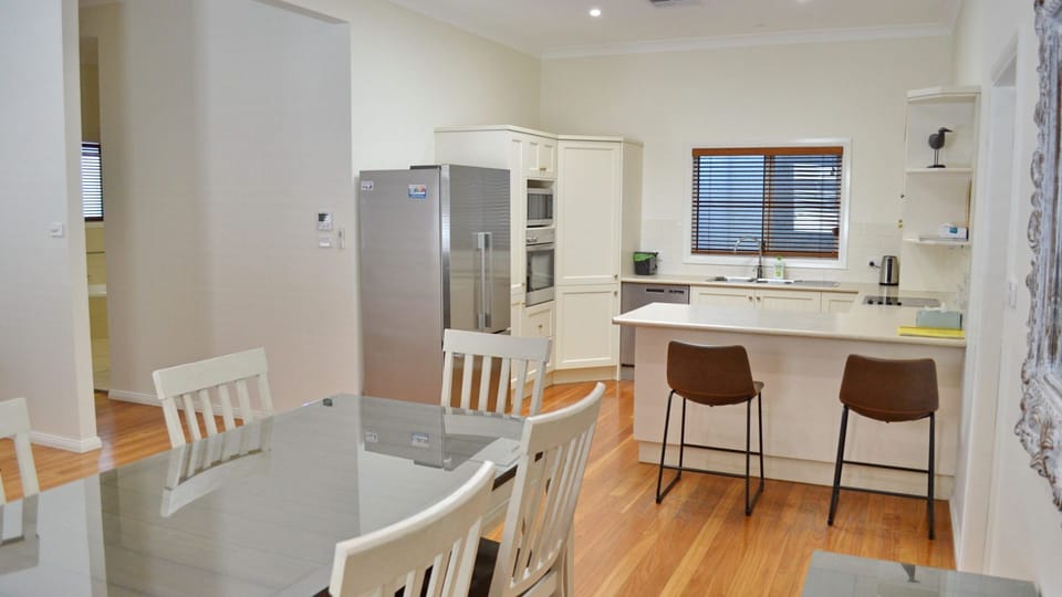 Kitchen and dining area.