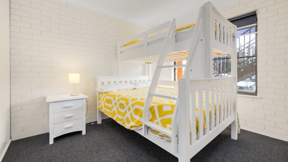 Second bedroom.