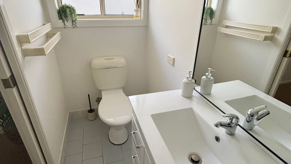 Master ensuite. 