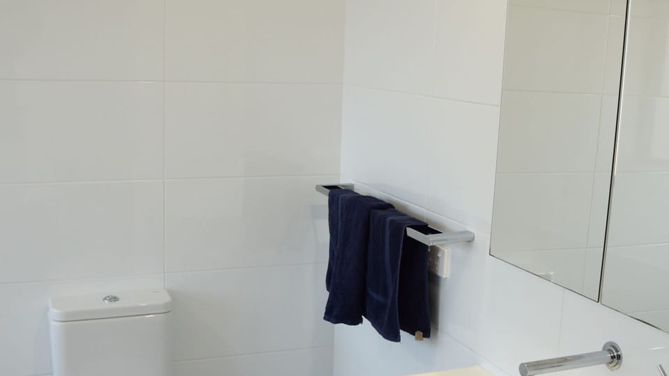 Ensuite bathroom.