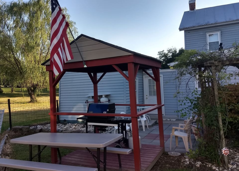 Tiki  grill and patio 