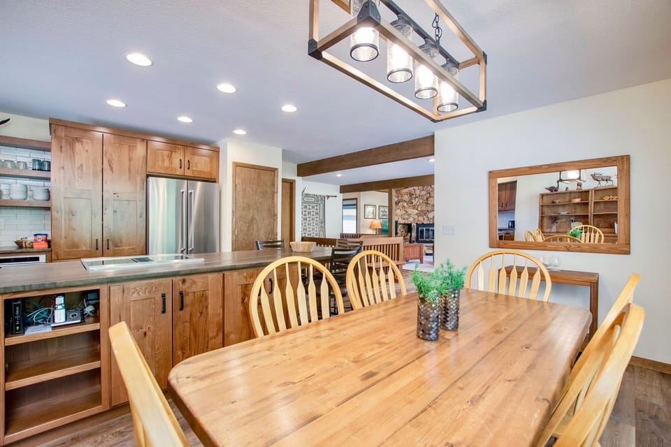 House, 4 Bedrooms | Private kitchen | Coffee/tea maker, microwave