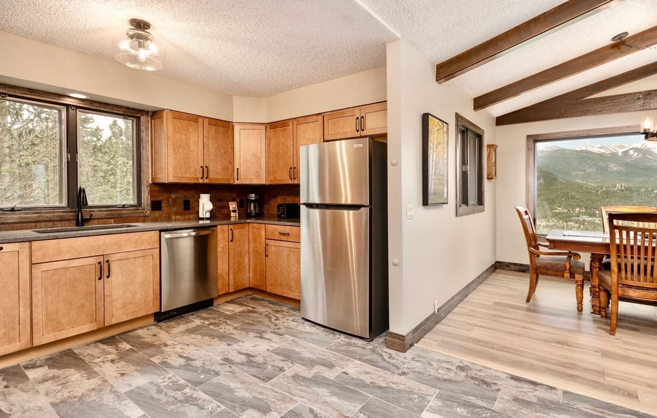 House, 3 Bedrooms | Private kitchen | Microwave, dishwasher, coffee/tea maker