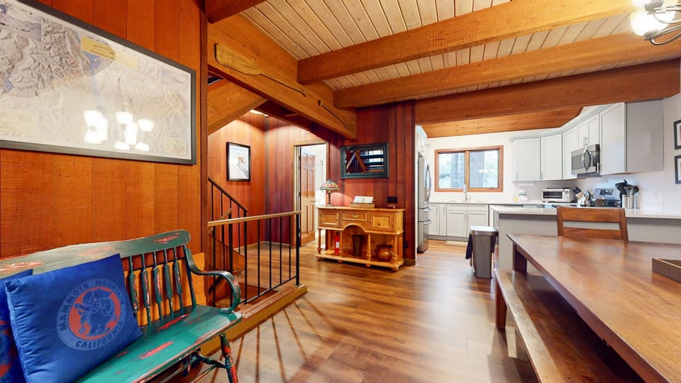 Condo, 2 Bedrooms | Living area | Smart TV