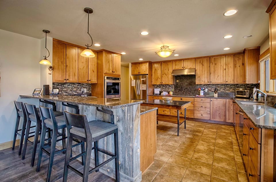 House, 5 Bedrooms | Private kitchen | Microwave, oven, dishwasher, coffee/tea maker