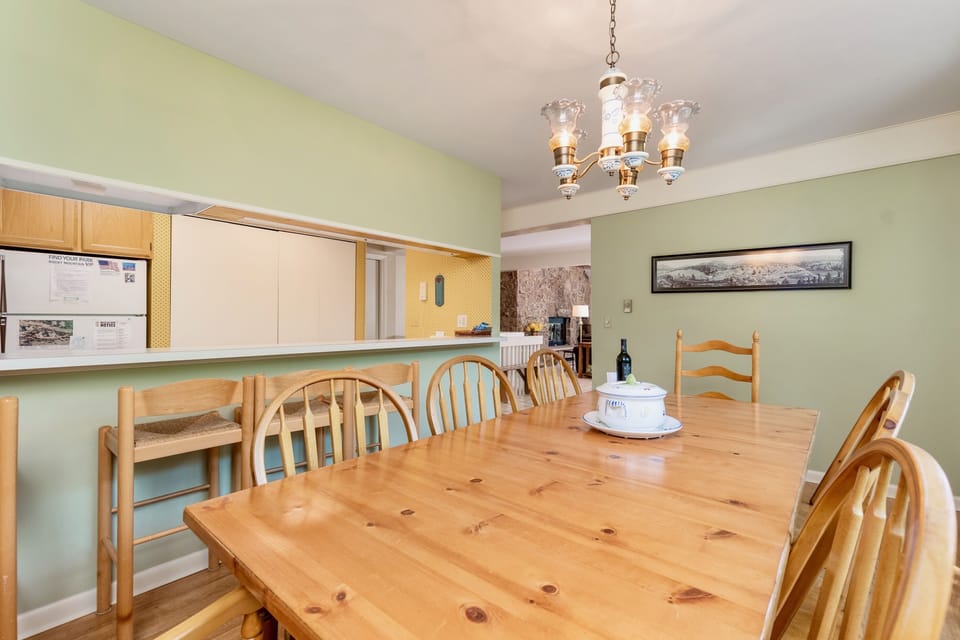 House, 4 Bedrooms | Dining