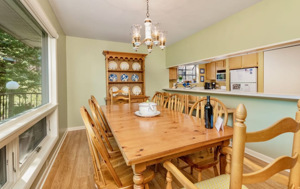 House, 4 Bedrooms | Dining