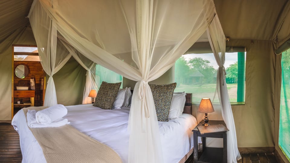 8 bedrooms, WiFi (free), bed sheets