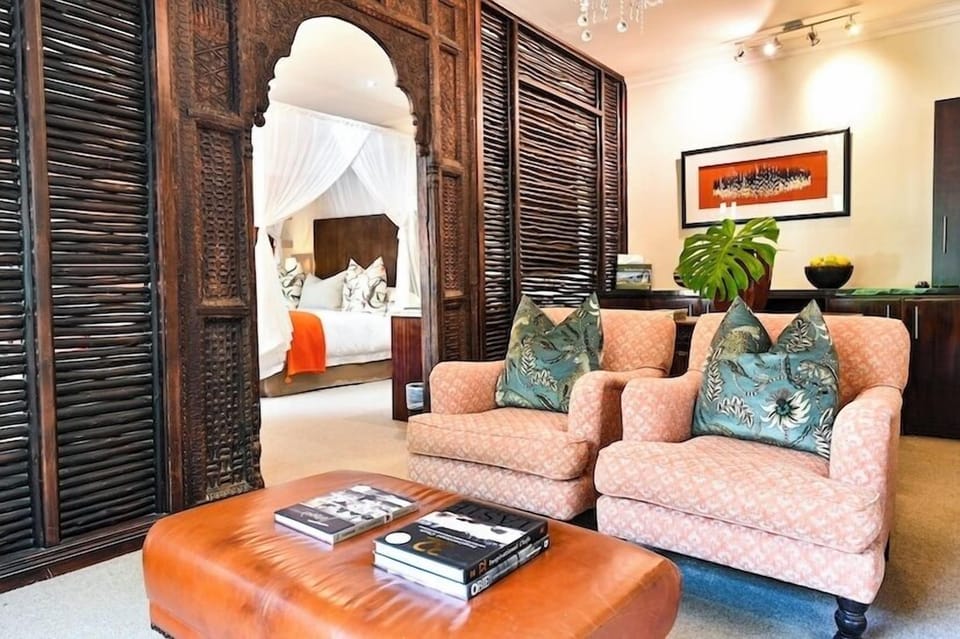 Luxury Room | Premium bedding, down comforters, pillowtop beds, minibar