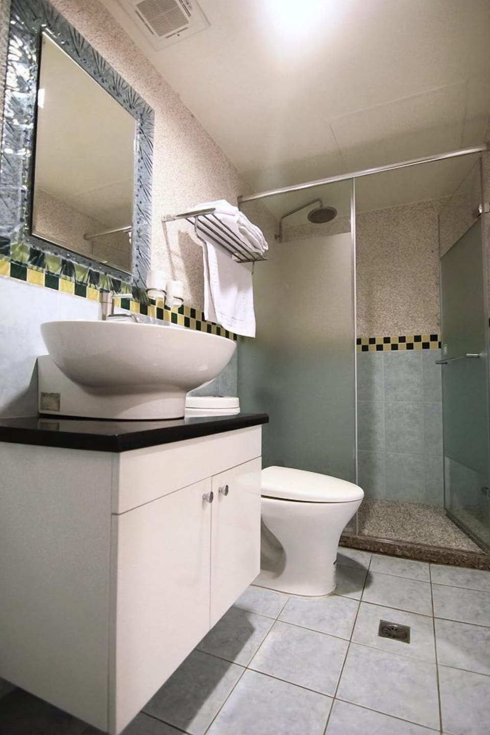 Standard Double Room | Bathroom | Shower, free toiletries, hair dryer, slippers
