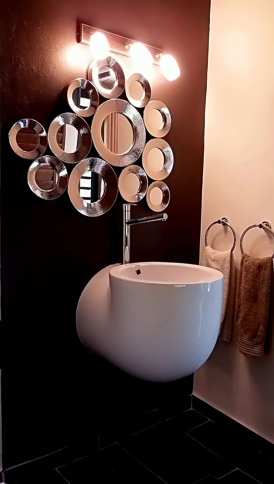 Double Room | Bathroom sink