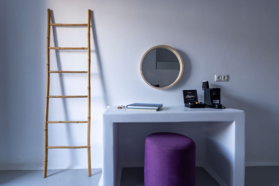 Honeymoon Studio Suite, Partial Sea View | Hypo-allergenic bedding, in-room safe, soundproofing, free WiFi