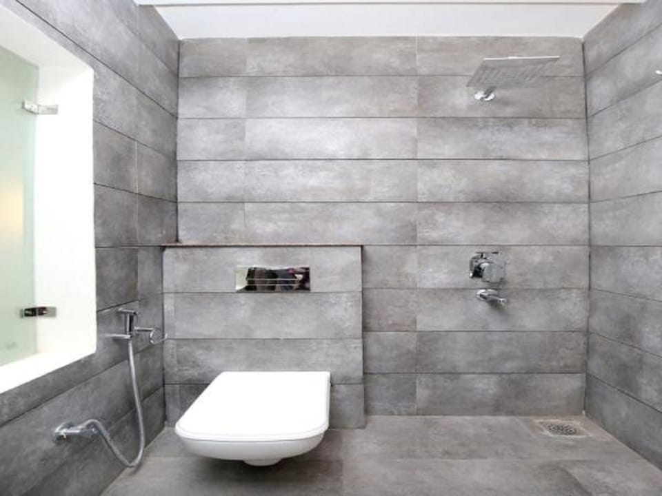 Deluxe Double Room, 1 Double Bed, Non Smoking | Bathroom | Shower, free toiletries