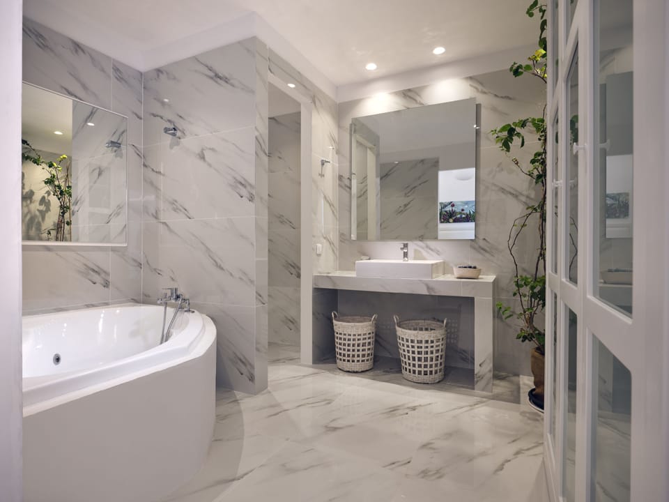 Family Apartment, Partial Sea View (Fantasy) | Bathroom shower
